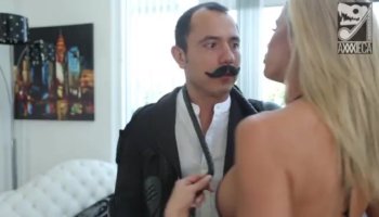 Mom Mia Rebecca teach how make a blowjob with a banana