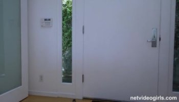 Sexy asian darling mesmerizes with oraljob