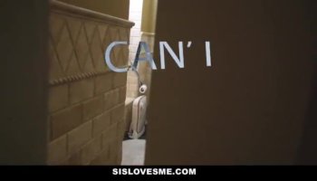 Phoenix Marie gives head on her knees in doggy pose