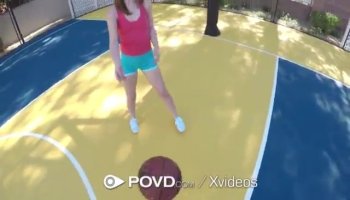 She love the juice on her ass and inside her pussy